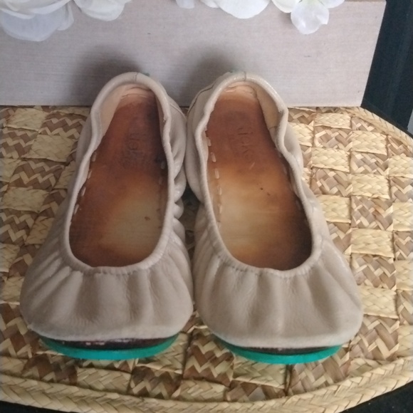 TIEKS FLATS - Picture 2 of 9